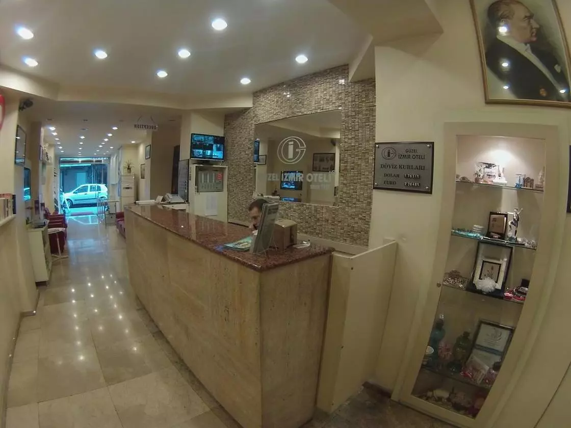 guzel hotel izmir reception (Copy).jpg